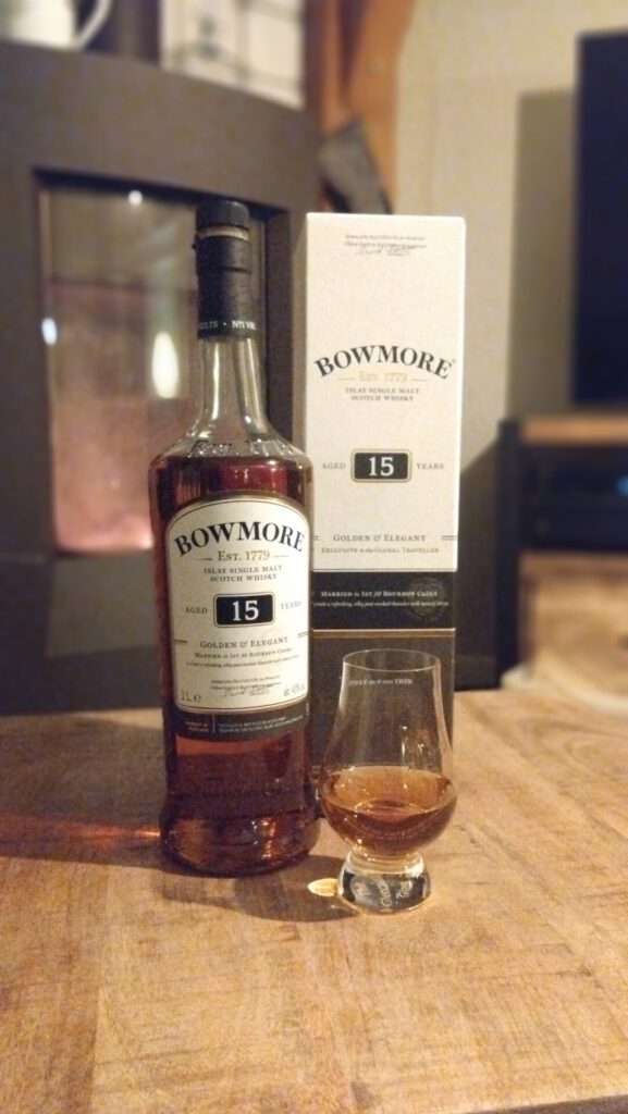 Bowmore 15 Golden & Elegant